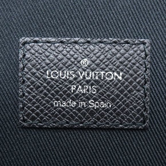 LOUIS VUITTON Louis Vuitton Taiga Avenue Sling Bag M30443 Body Noir 351530 - Picture 8 of 9